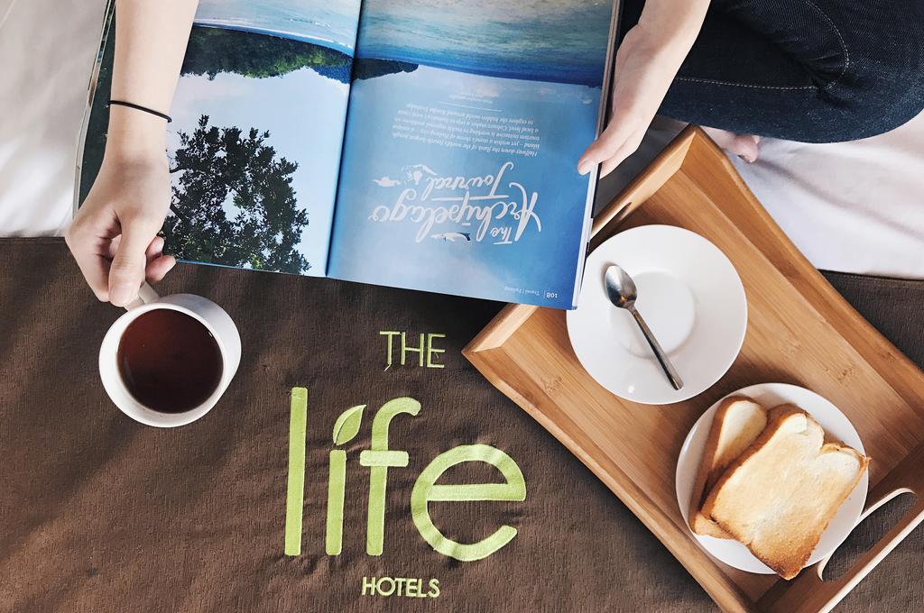 The Life Hotels City Center Sorabaya Extérieur photo